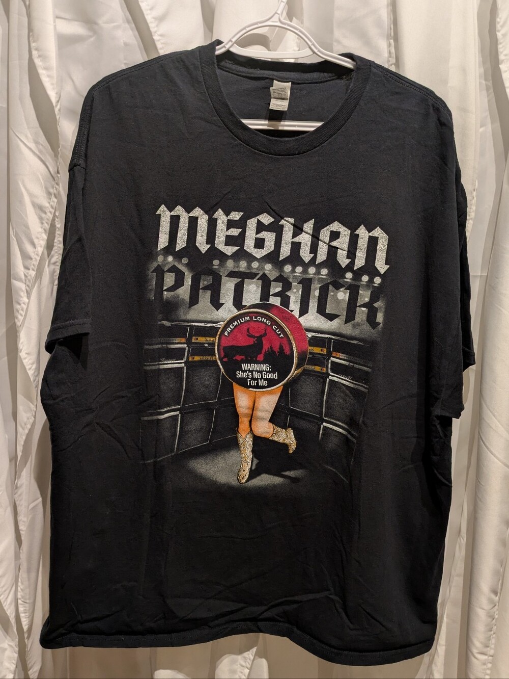 17 Meghan Patrick "She's No Good For Me" Country Graphic T-Shirt - Black 2XL